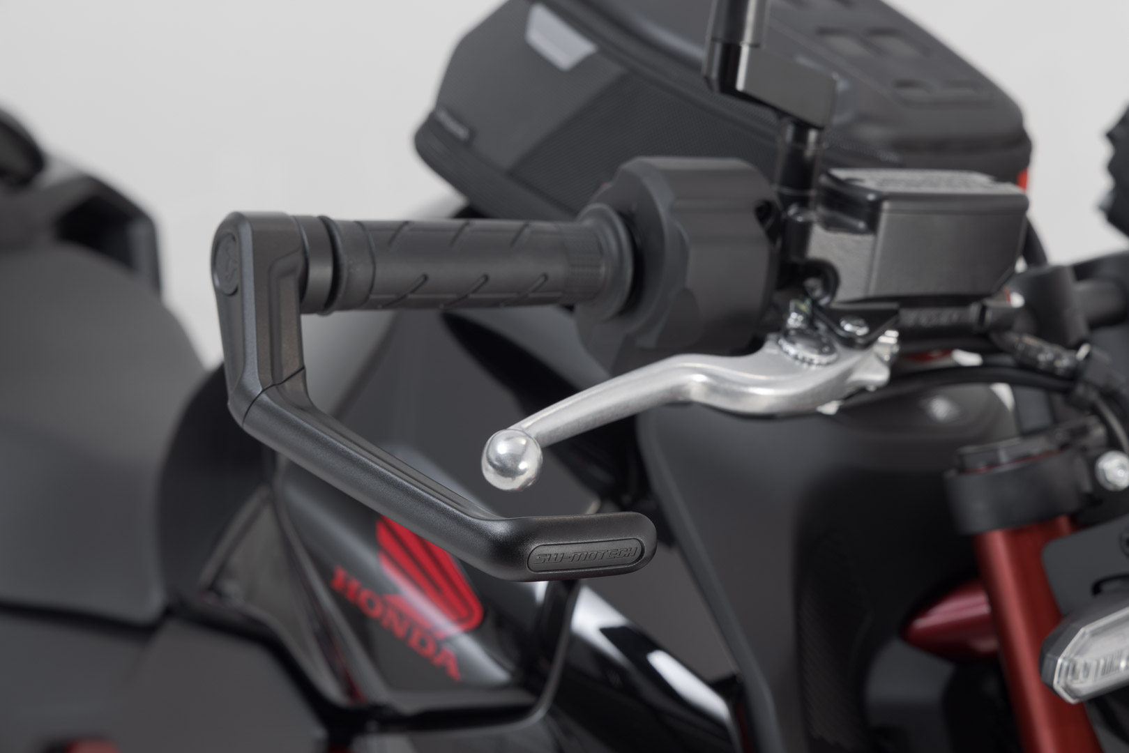 Protecții SW-Motech - Negri. Honda CB750 Hornet (22-). Figura 4