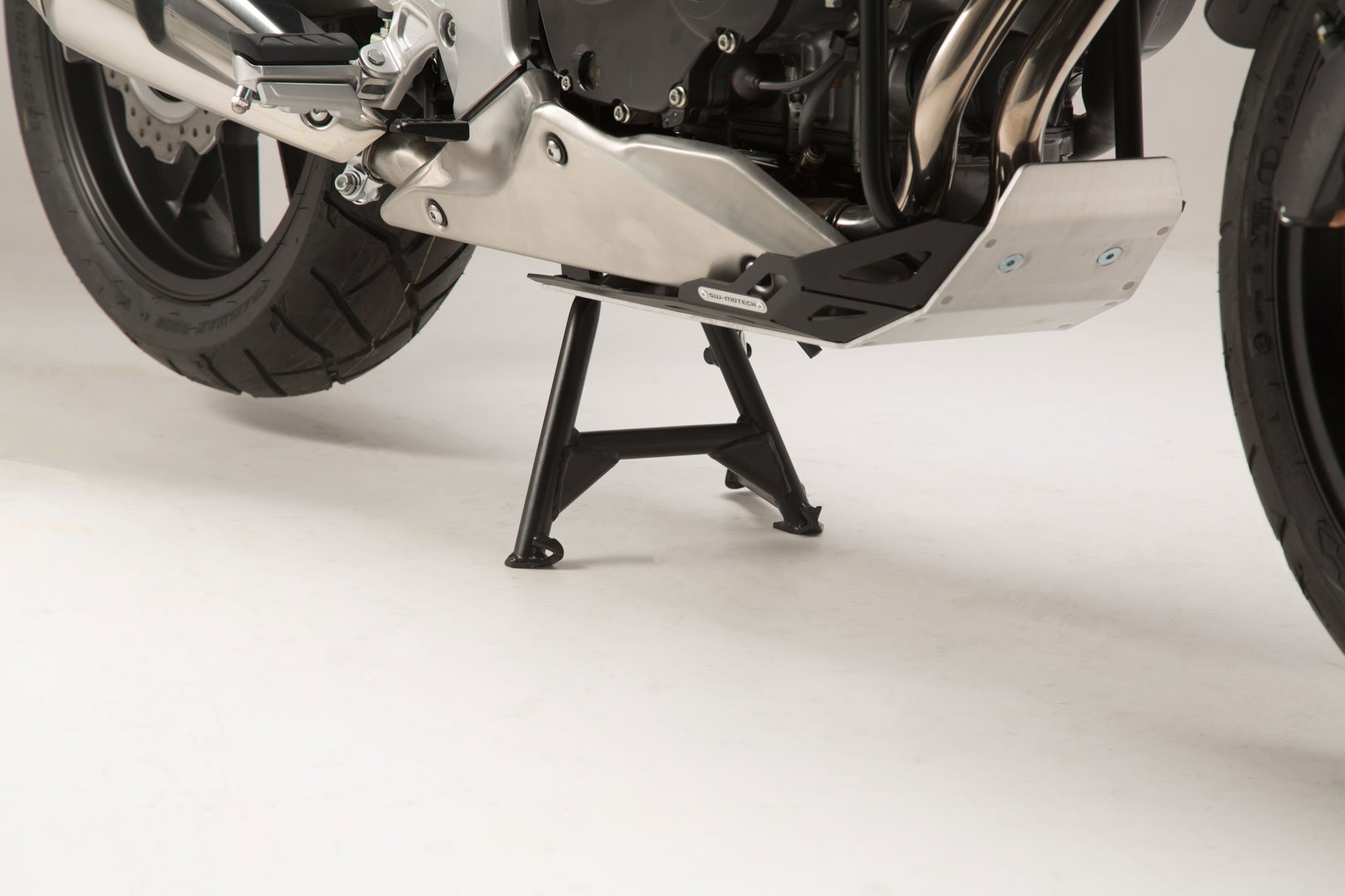 Standul SW-Motech - Negru. Honda CB500F / CB500X / CBR500R. Figura 3