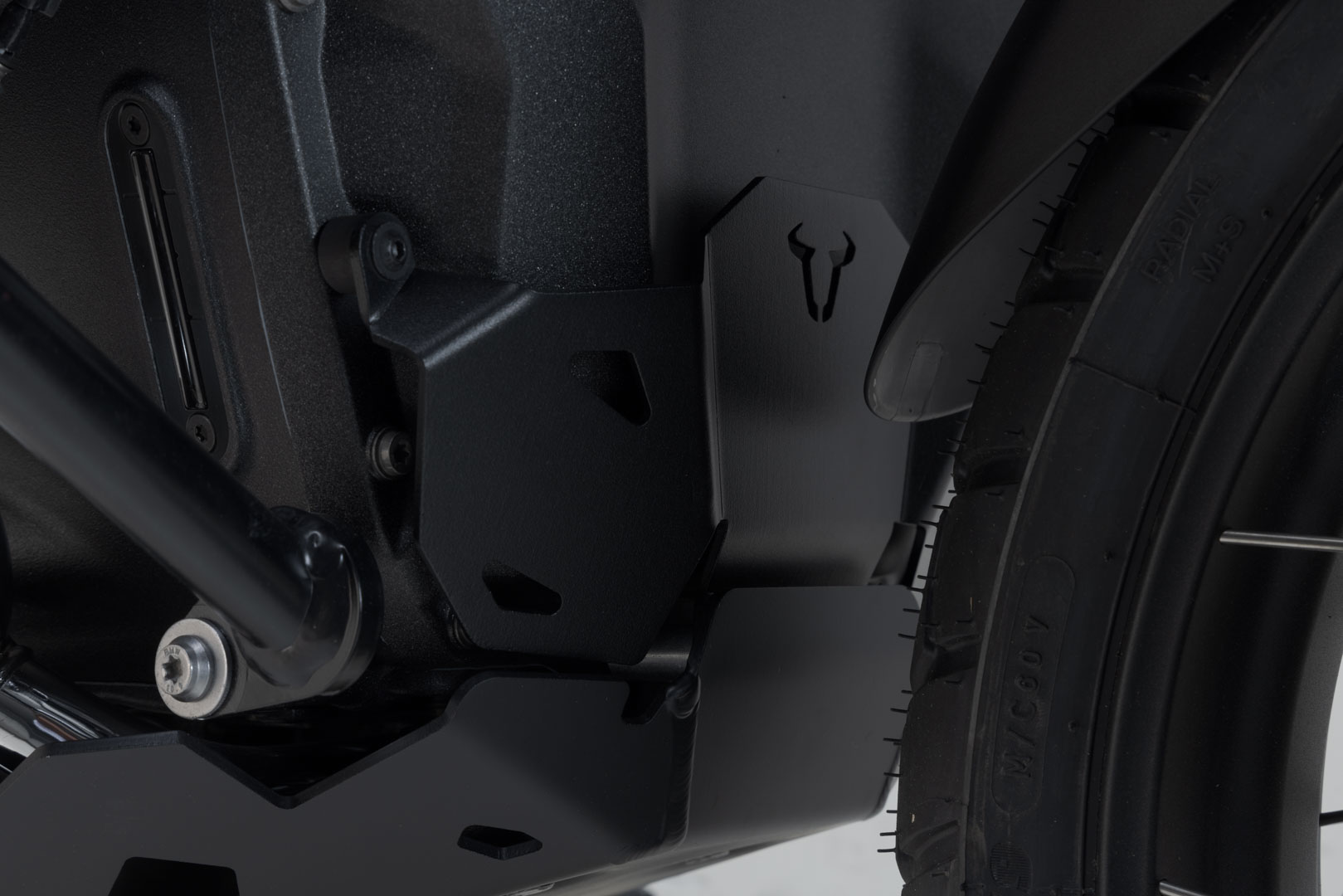 Extensia protecției motorului SW-Motech - Neagră. BMW R 1300 GS / Adventure, R 1300 R/RT. Figura 2