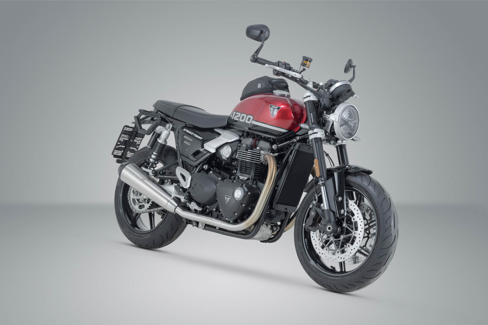 SW-Motech V-LOC sidobärare vänster – Triumph Speed Twin 1200 (18-). Figur 2