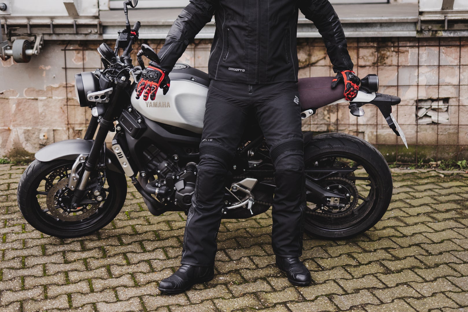 Side view of Bogotto Blizzard-X waterproof Motorcycle Textile Pants