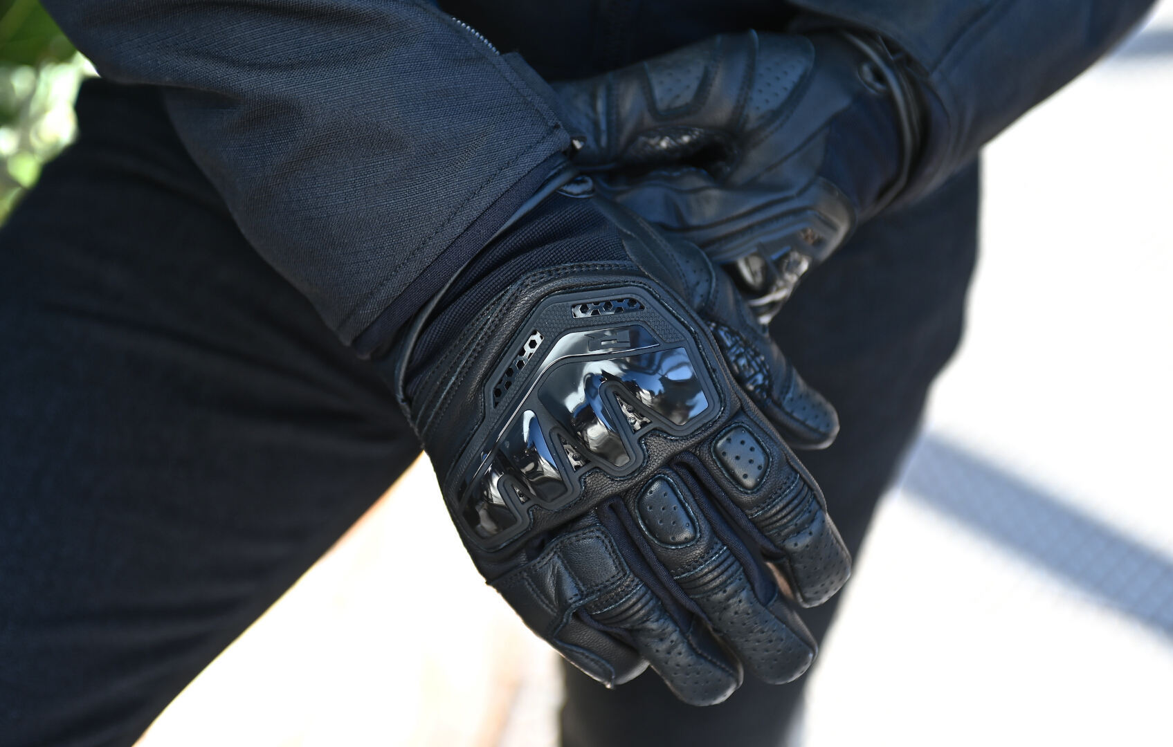 Richa Stradale Stealth perforated Motorcycle Gloves black M Figure 4