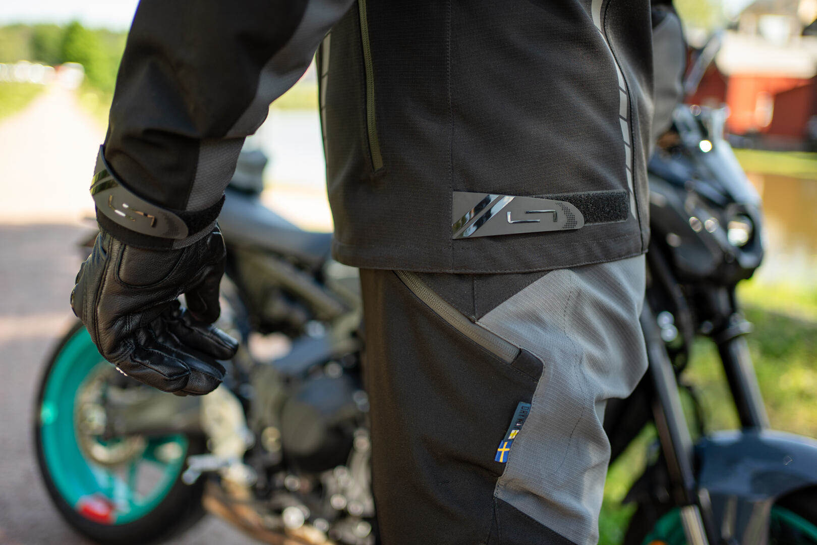 Side view of Lindstrands Lofsdalen waterproof Motorcycle Textile Pants