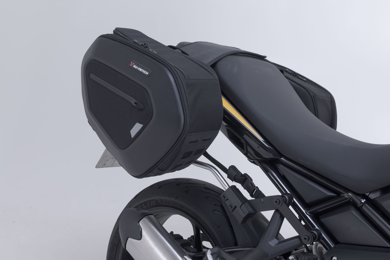 SW-Motech PRO BLAZE H sadelväskset – svart. Triumph Tiger Sport 660 (21-) / 800 (24-). Figur 3