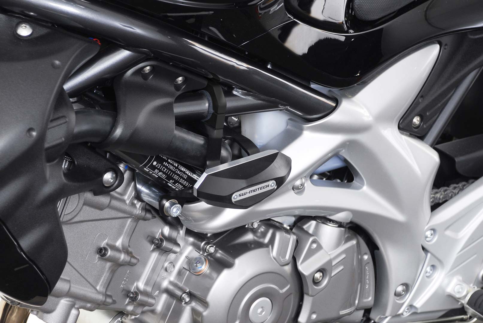 SW-Motech Negro. SFV650 Gladius (09-16). - Negro. SFV650 Gladius (09-16). Figura 2