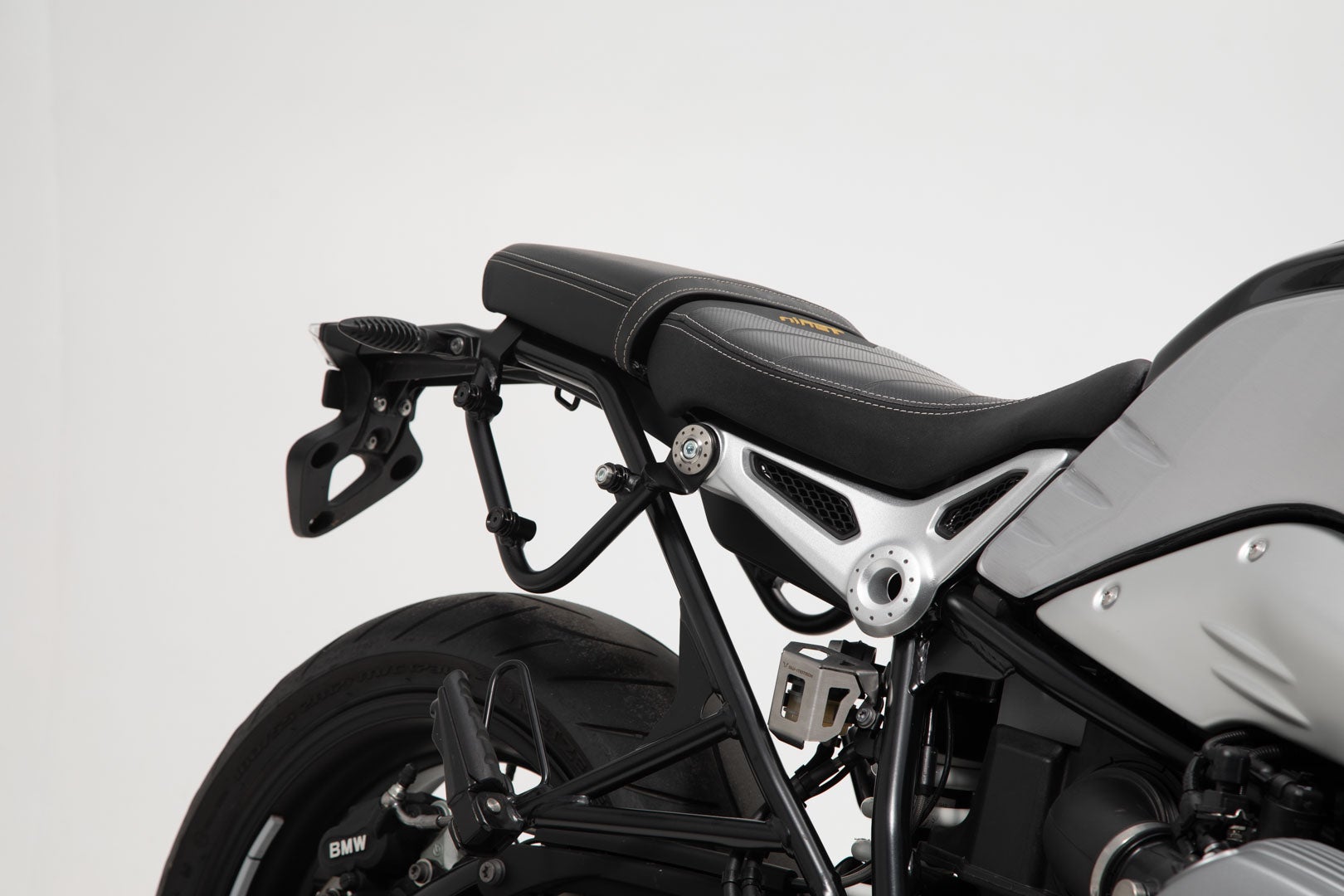 SW-Motech SysBag WP S/S-system - BMW R nineT (14-), Pure (16-), Urban G/S (16-20). Figur 3