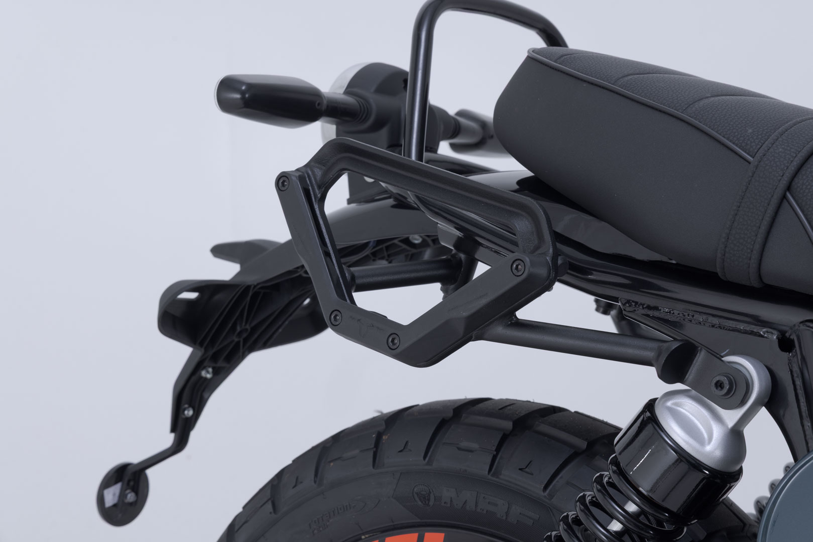 SW-Motech Legend Gear Side Bag system V-LOC - 16/11 l. Royal Enfield Bear 650 (23-). Figur 4