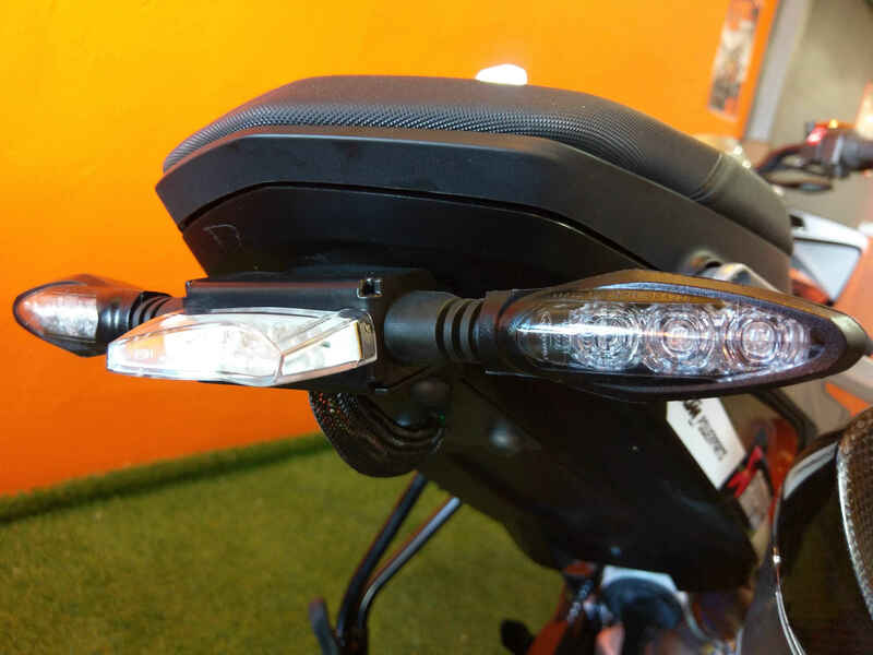 Design de acces Deținător de număr de înmatriculare "Wheel Mounted" KTM 790/890 Duke negru Deținătorul plăcuței de înmatriculare Figura 12