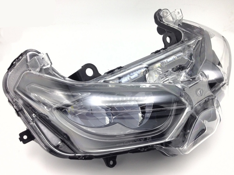 O PARTS luz dianteira led - Yamaha X-Max 128/300/400 (18-22) Figura 1