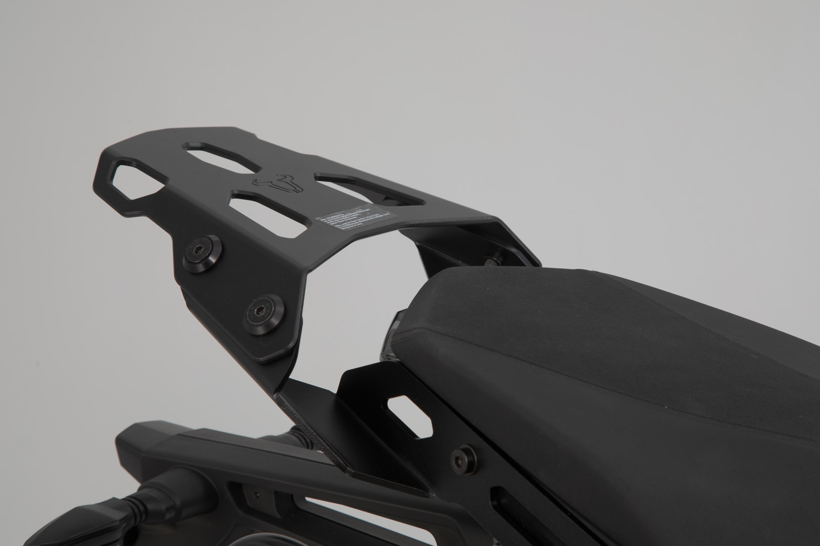 Sistem de carcasă superioară SW-Motech URBAN ABS - Negru. KTM 1290/1390 Super Duke R / Evo. Figura 3