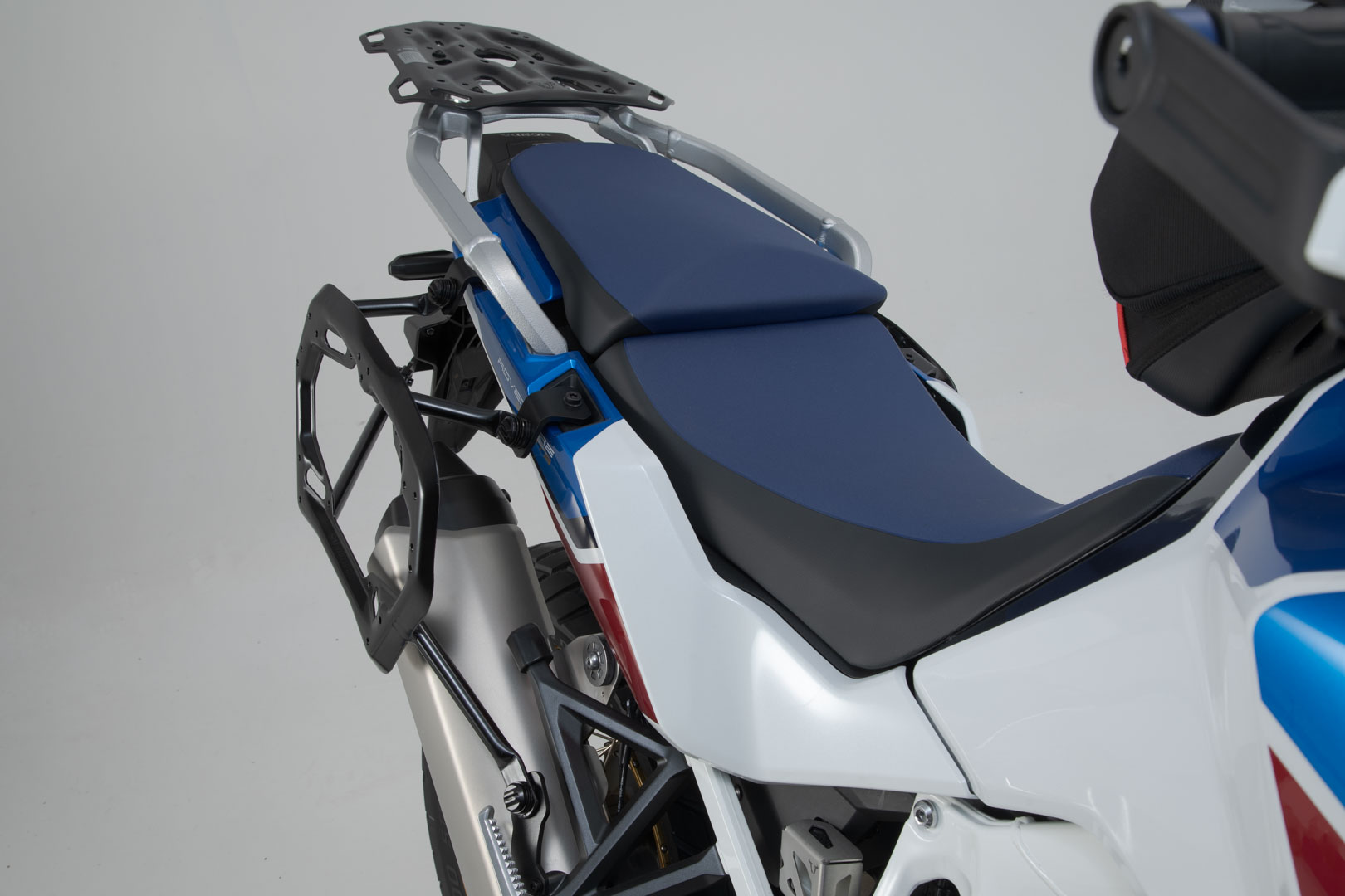 Portavion lateral SW-Motech PRO - Negru. Honda CRF1100L / Adv Sp. (19-). Suportul OEM. Figura 5