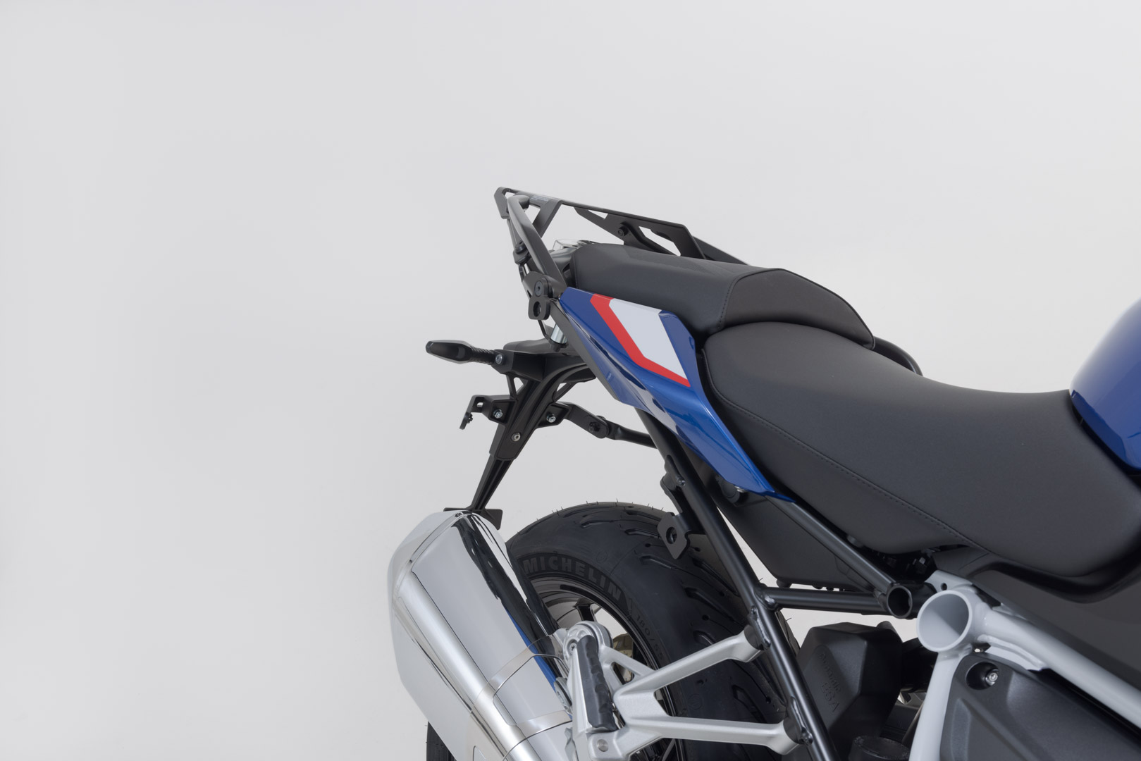 Portavione laterale SW-Motech EVO - Negru. BMW R 1200 R/RS (14-18), R 1250 R/RS (18-). Figura 5