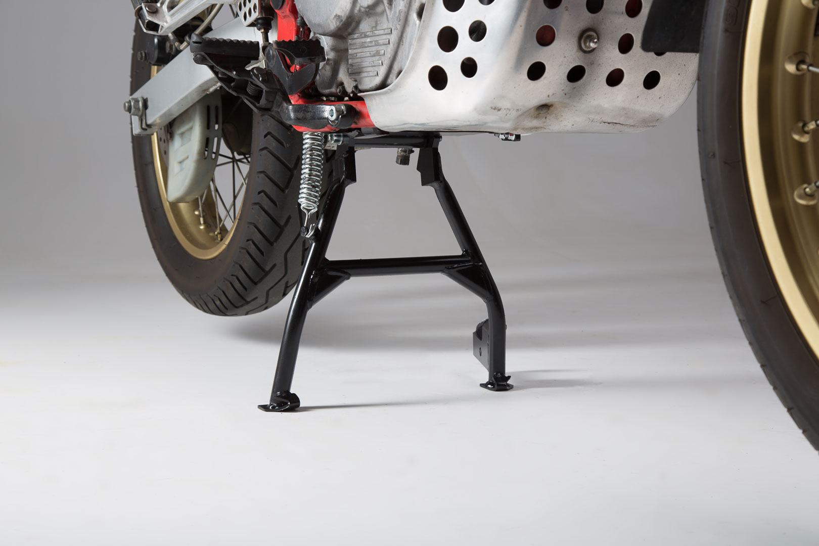 Standul SW-Motech - Negru. Honda NX650 Dominator (88-95). Figura 1