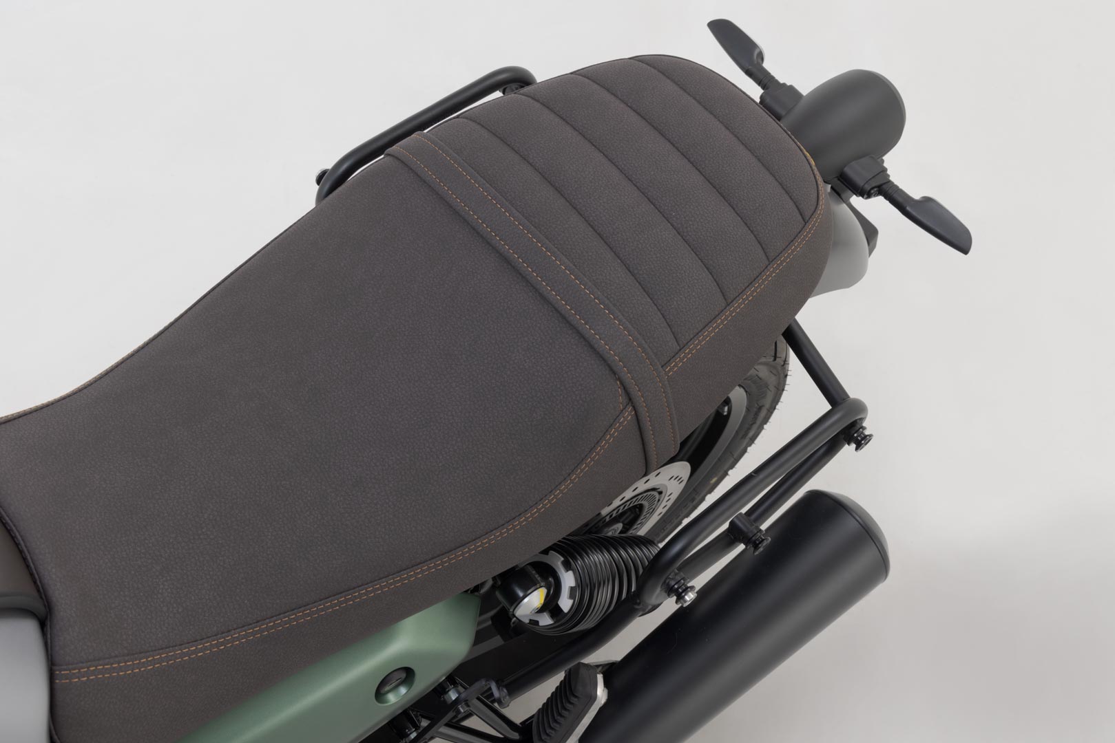 SW-Motech SLC lado esquerdo - modelos Moto Guzzi V7 (20-). Figura 5