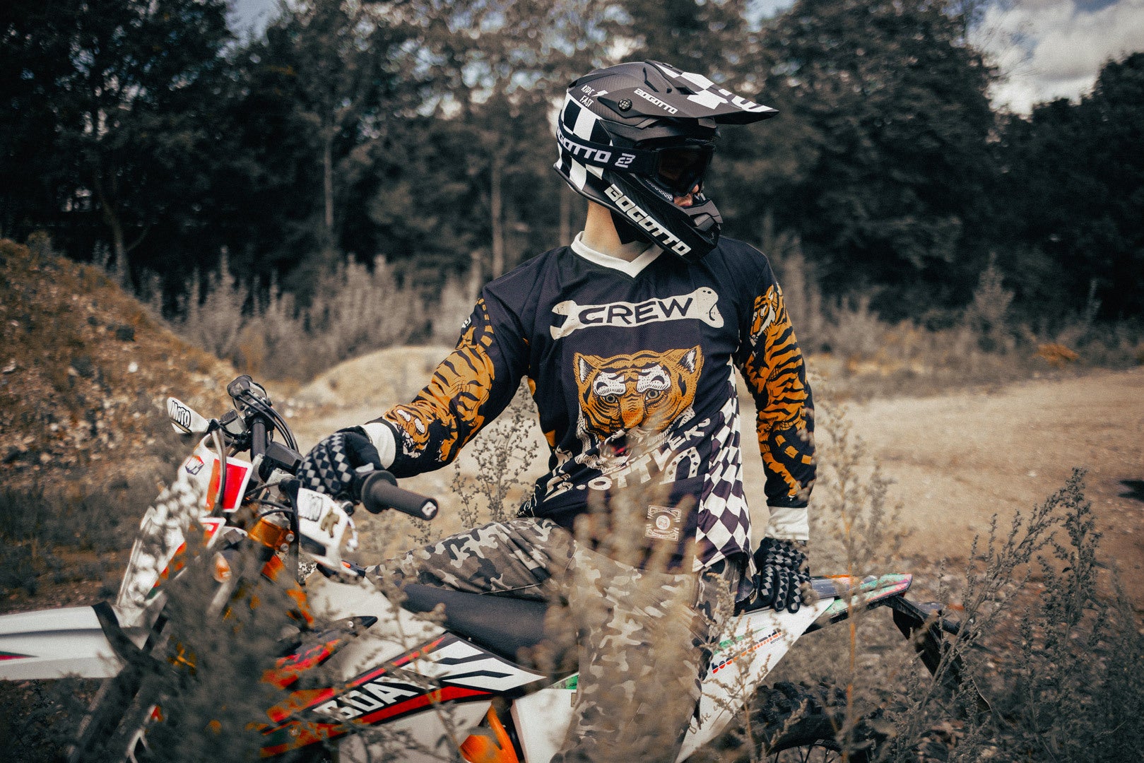 Bogotto V328 Xadrez Carbon Casco da motocross Bianco/nero M Figura 7
