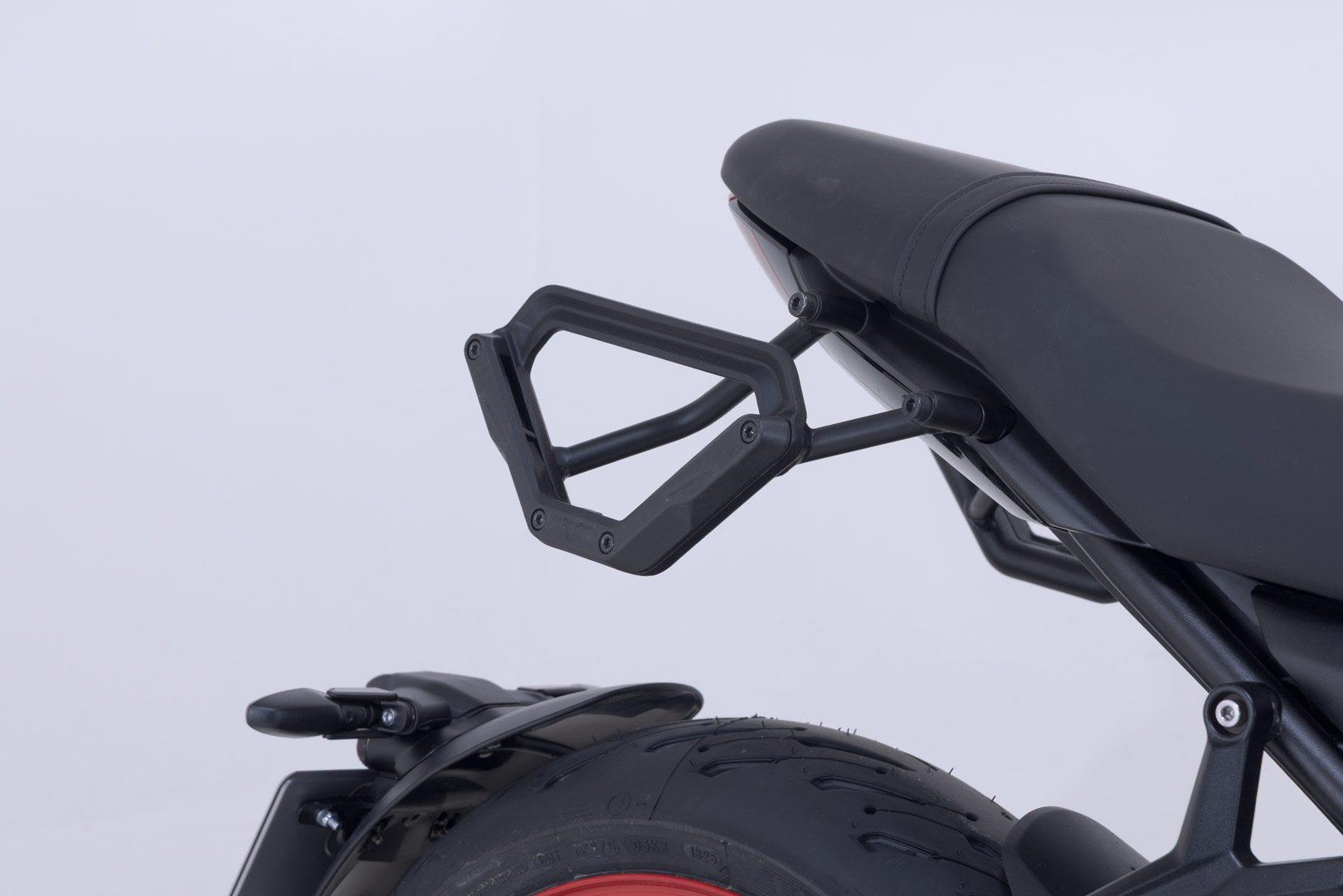 SW-Motech Side Bag WP-system V-LOC - 16/16 l. Triumph Trident 660 (21-25). Figur 4