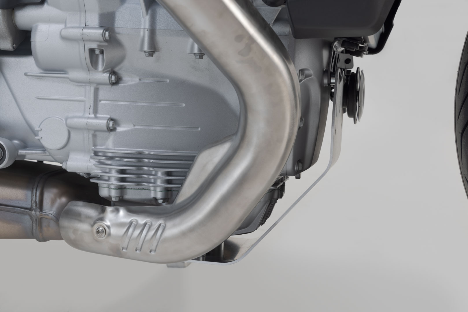 SW-Motech Motorskydd - Silver. Moto Guzzi V100 Mandello/S. Figur 5