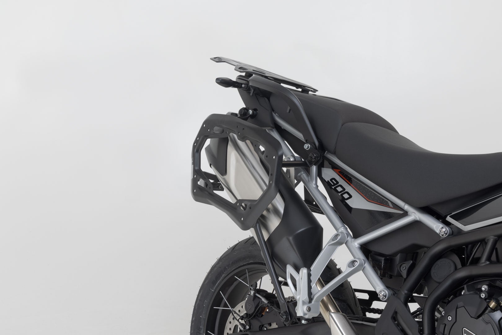 SW-Motech DUSC hard case system - Black. 41/33 l. Triumph Tiger 900 models (23-). Figure 3