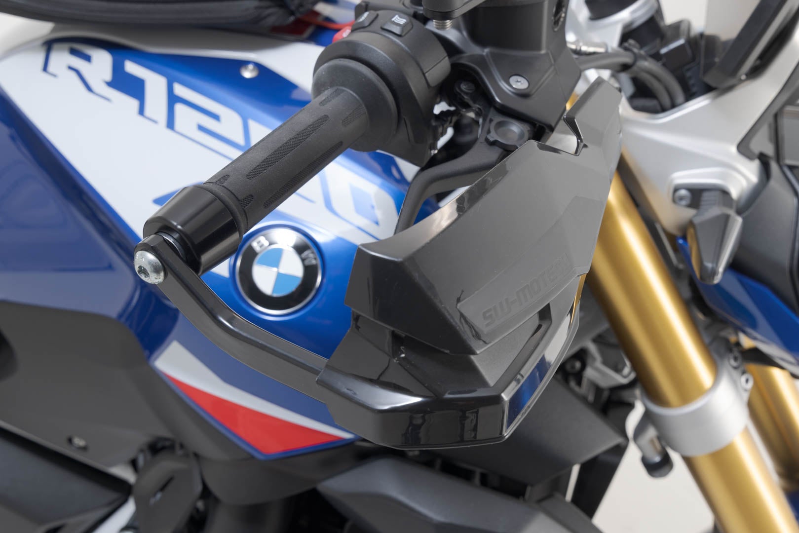 SW-Motech KOBRA Sada předpažbí - černá. R1200GS/R1200GSA/R1200R/S1000XR/F900R. Obrázek 5