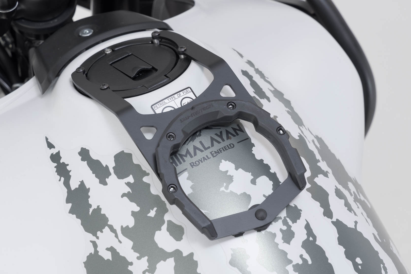 Anel de tanque SW-Motech PRO - Preto. Royal Enfield Himalayan 450 / Rally. Figura 3