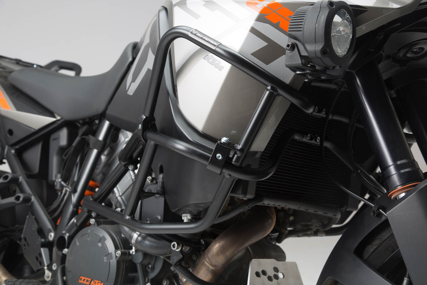 SW-Motech Övre kraschstång för orig. KTM kraschstång - Svart. 1290 SAdv R / S (16-), 1090 Adv (16-). Figur 2