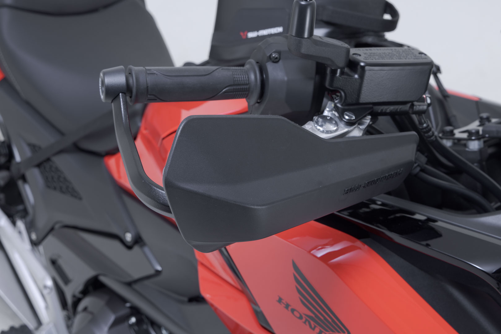 Kit SW-Motech Sport de protecție de mână - Negru. Pentru ghidonuri goale. 22mm la 1 inch. Figura 4