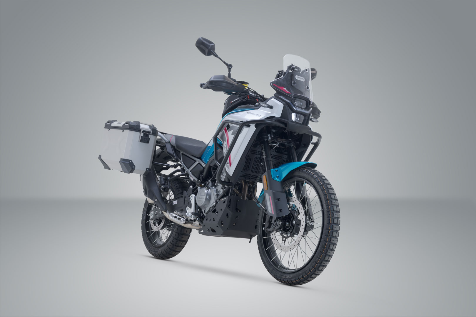 Sistem de carcasă din aluminiu SW-Motech TRAX ADV - Argintiu. 45/37 l. CFMoto 450MT (23-). Figura 2
