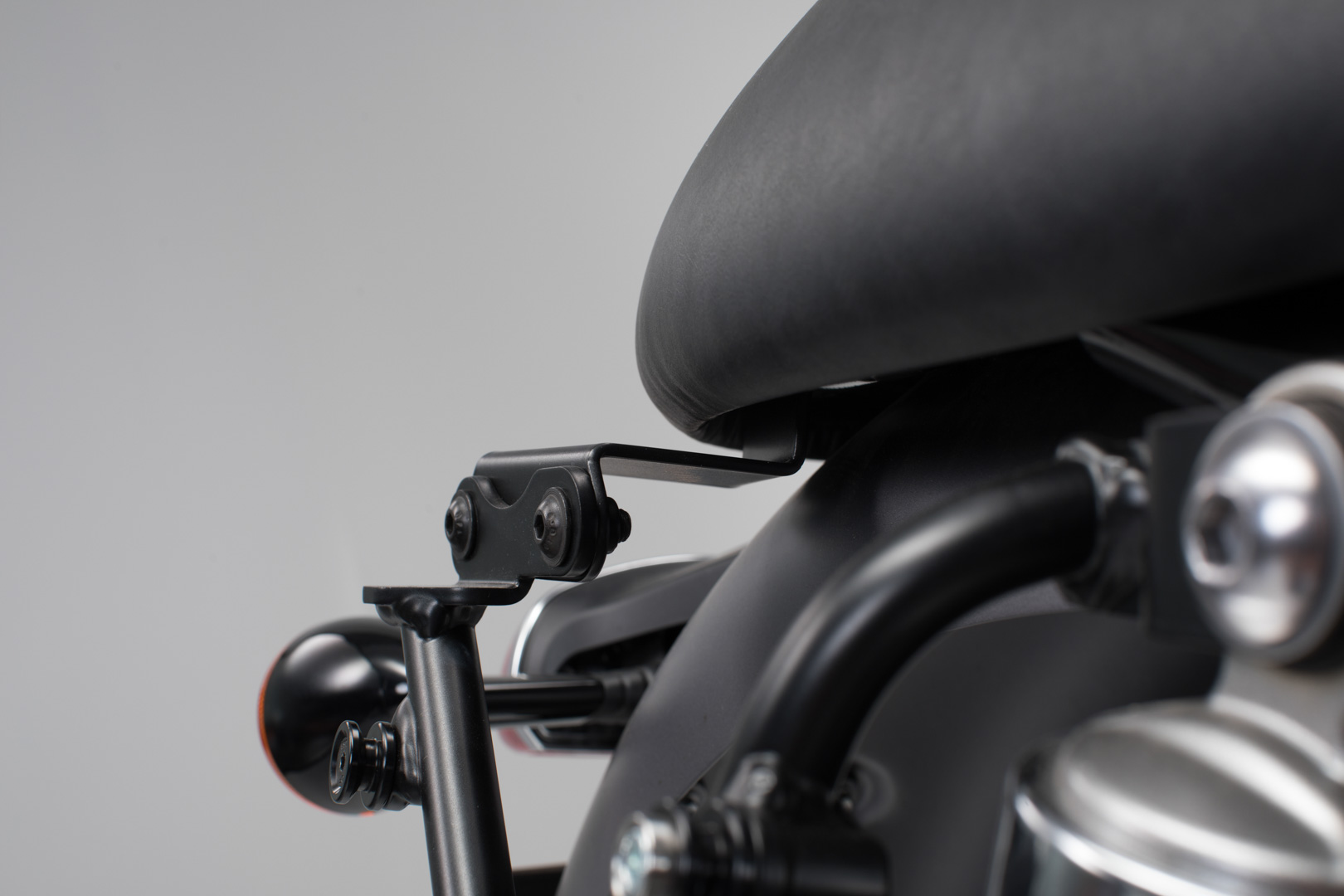 Adaptor SW-Motech pentru portavion lateral SLC dreapta - Pentru Bonneville T100/120 (15-) fără bară de prindere la trecere. Figura 2