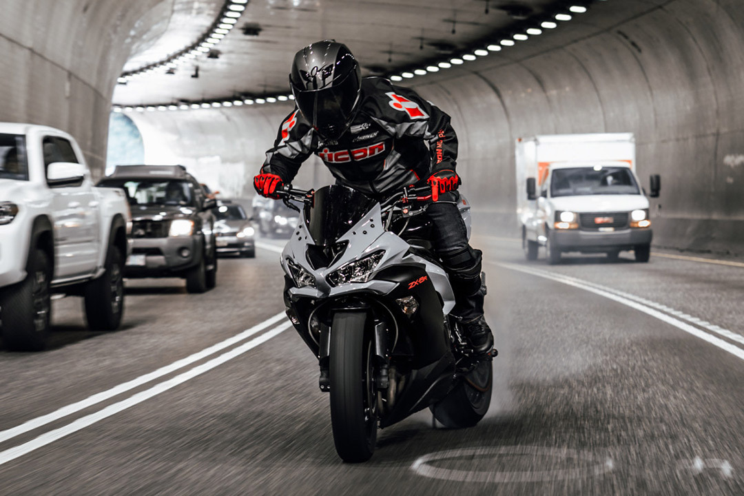 Icon Hooligan Ultrabolt Motorcycle Textile Jacket black/grey/red XL Figure 4