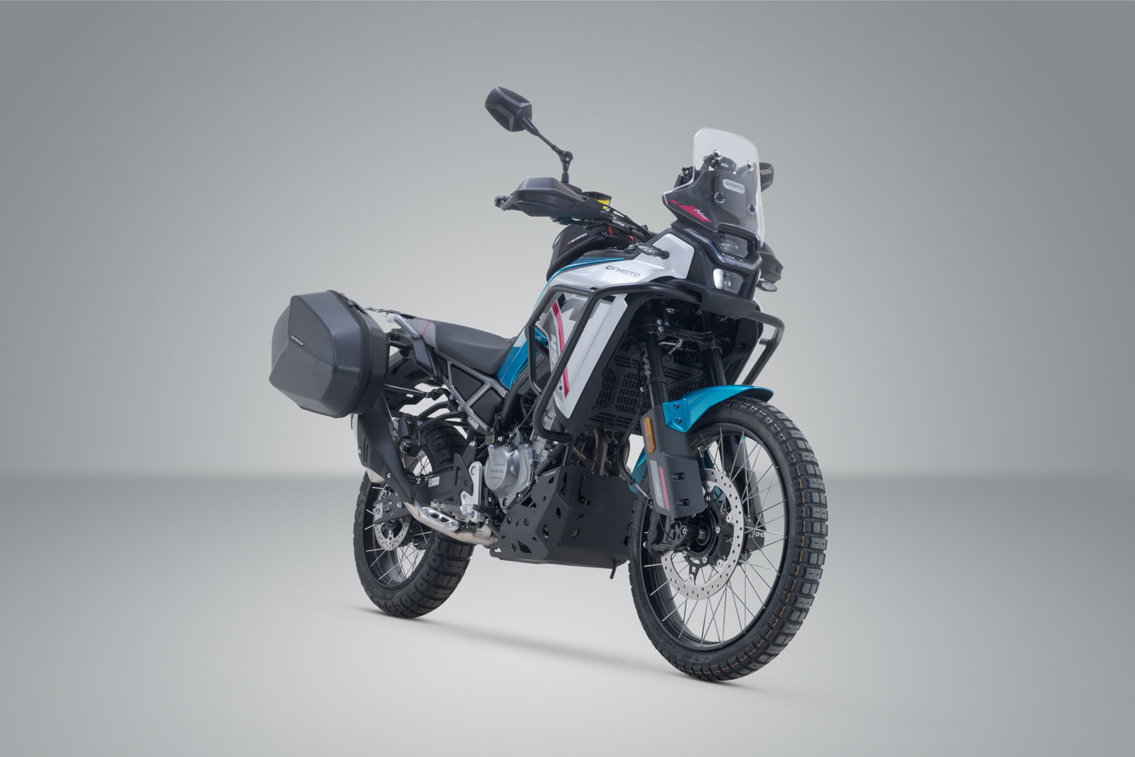 Sistem lateral SW-Motech AERO ABS - 2x25 l. CFMoto 450MT (23-). Figura 2