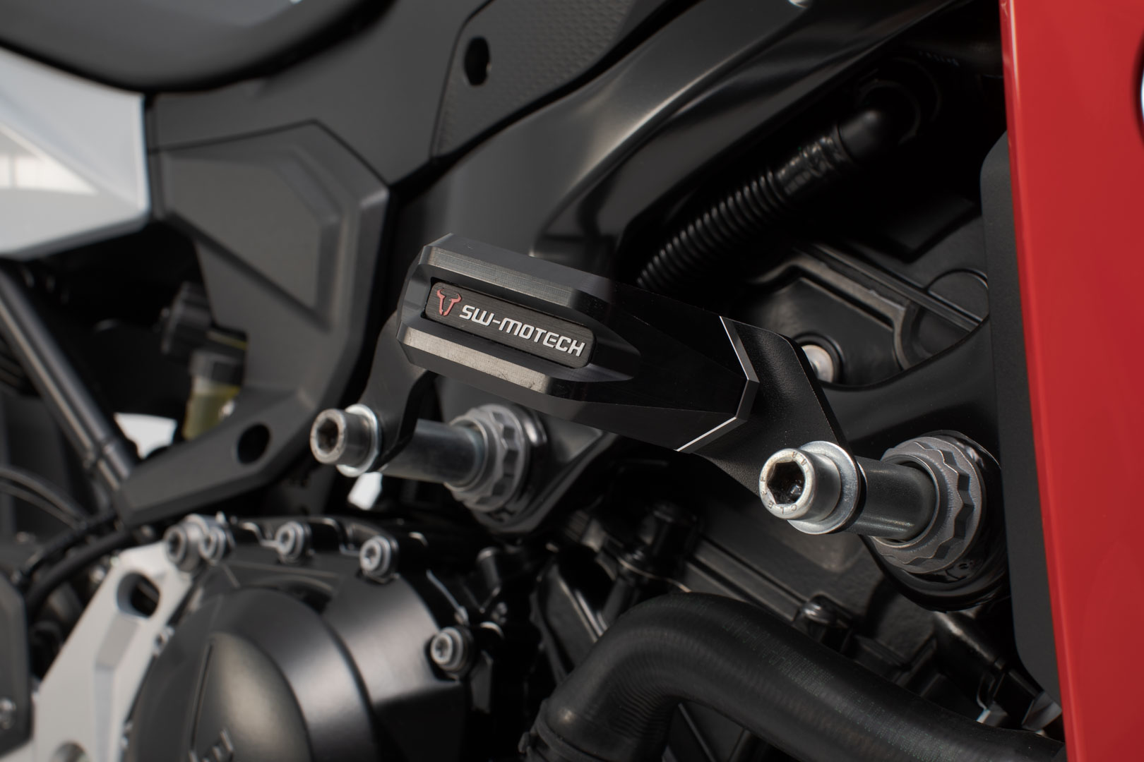 Kit SW-Motech Frame slider - Negru. BMW F 900 R (19-). Figura 2