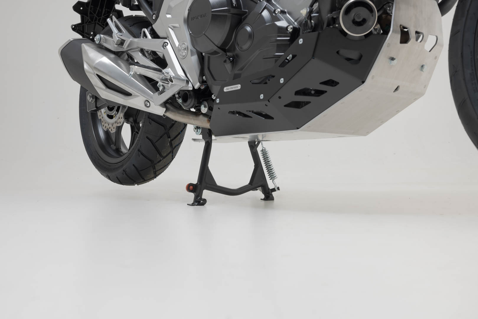 Standul SW-Motech - Negru. NC700S (11-14), NC750S (14-)/ X (20-). Figura 1