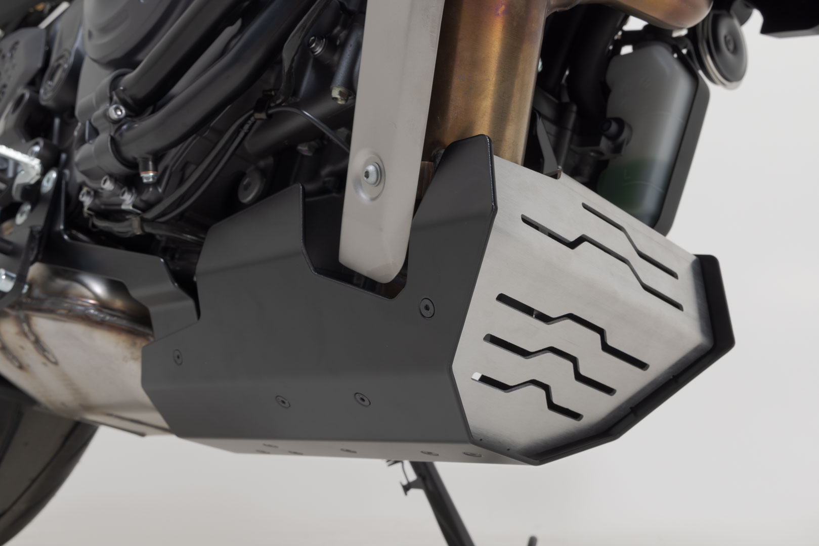SW-Motech Front spoiler - Black/silver. Yamaha MT-07 (24-). Figure 3