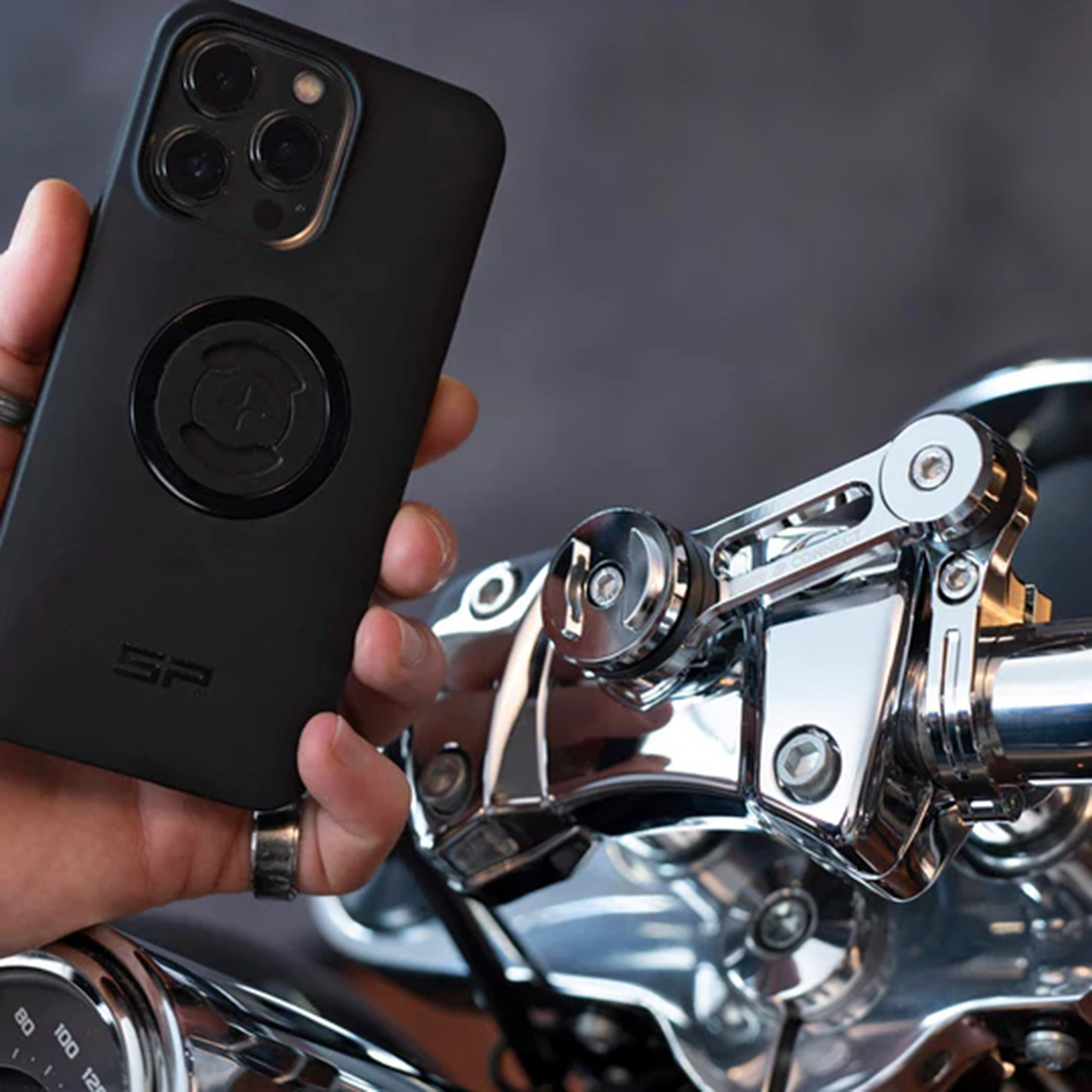 SP Connect Moto Mount Pro Chrome Motorcykelfäste Figur 3