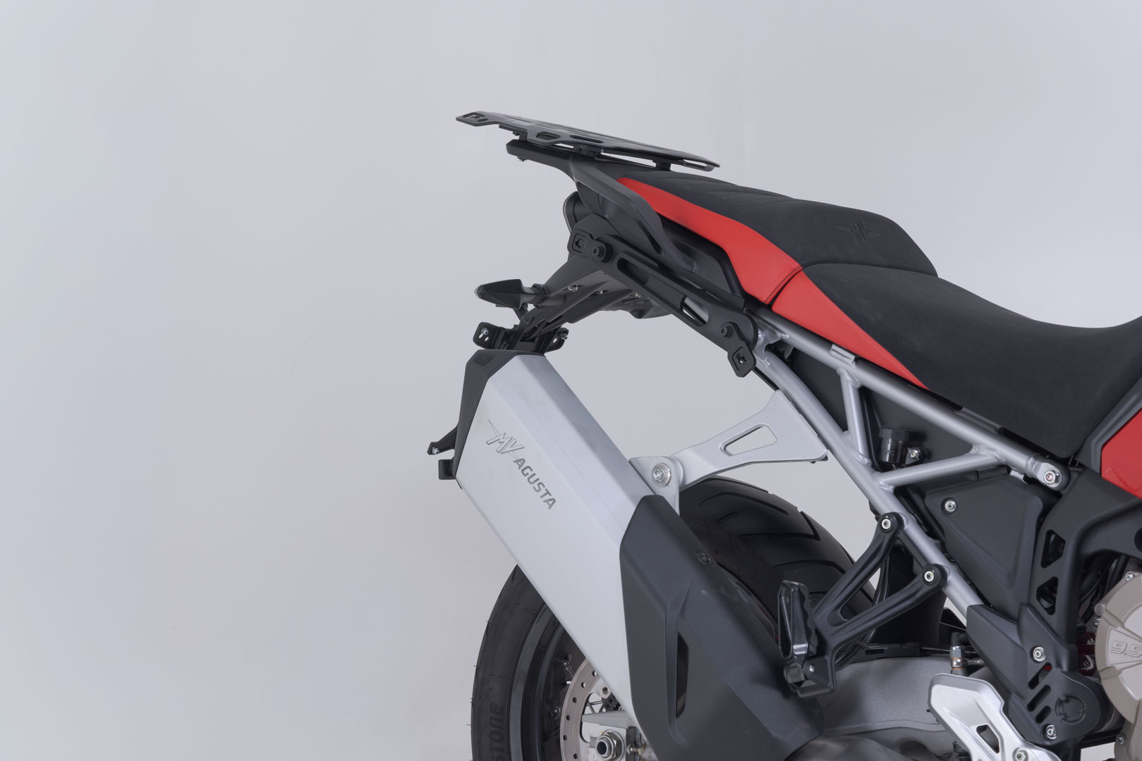 SW-Motech PRO sidebærer – svart. MV Agusta Enduro Veloce (24-). Figur 5