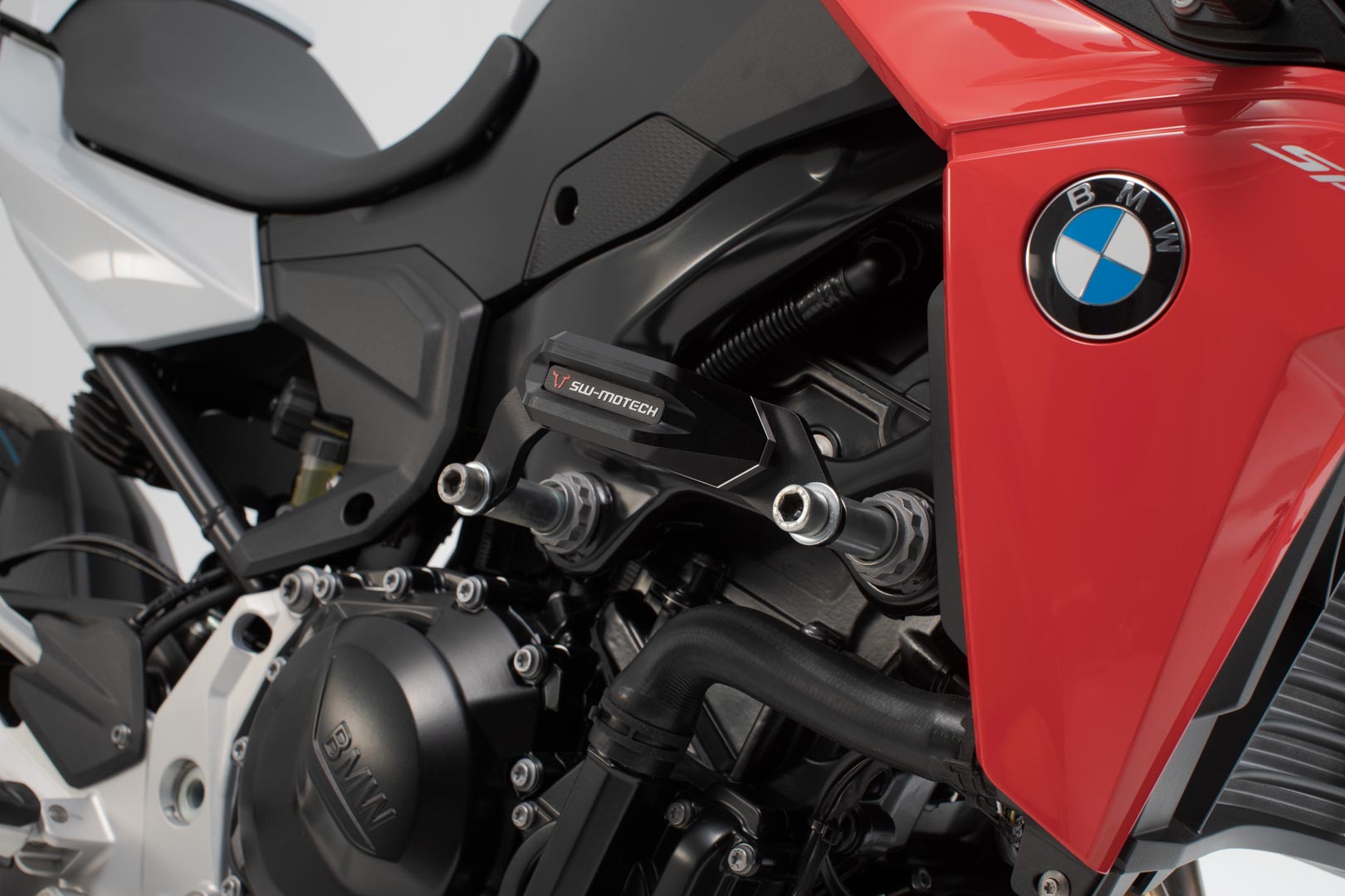 Kit SW-Motech Frame slider - Negru. BMW F 900 R (19-). Figura 1
