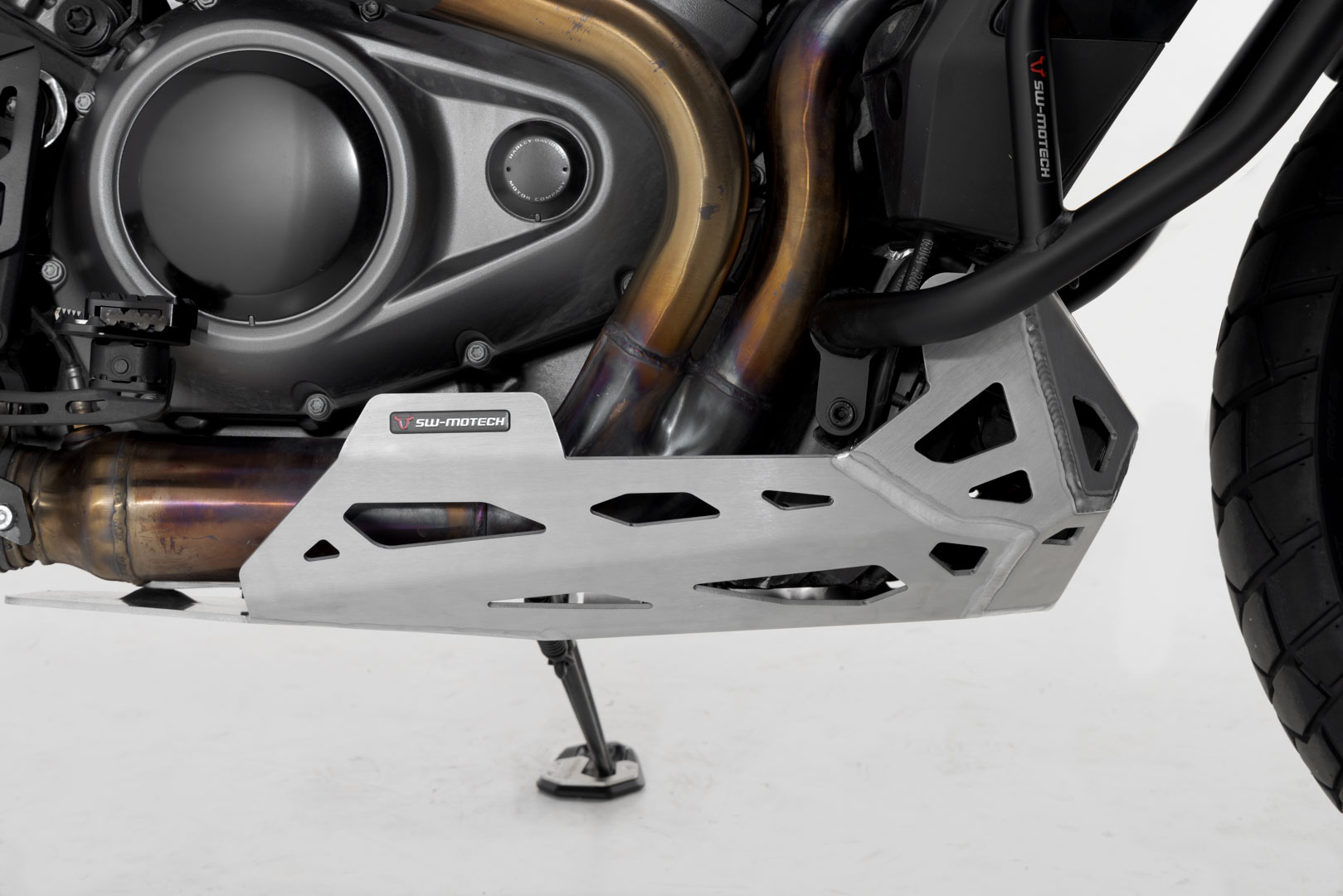 SW-Motech Motorskydd - Silver. Harley-Davidson Pan America (21-). Figur 3