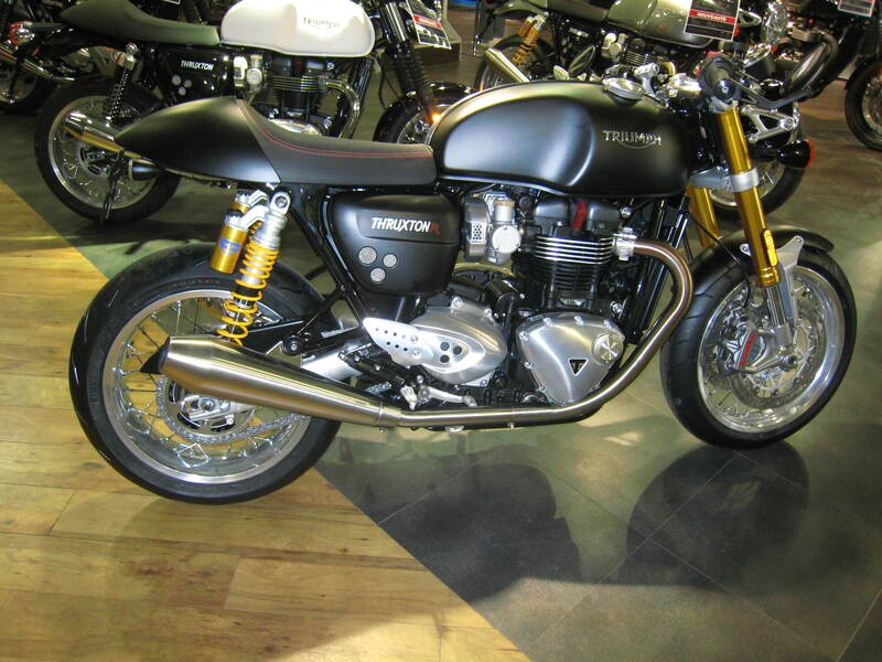 Design de acces Suport pentru plăcuțe pentru aripa roții Black Triumph Thruxton 1200 Figura 8