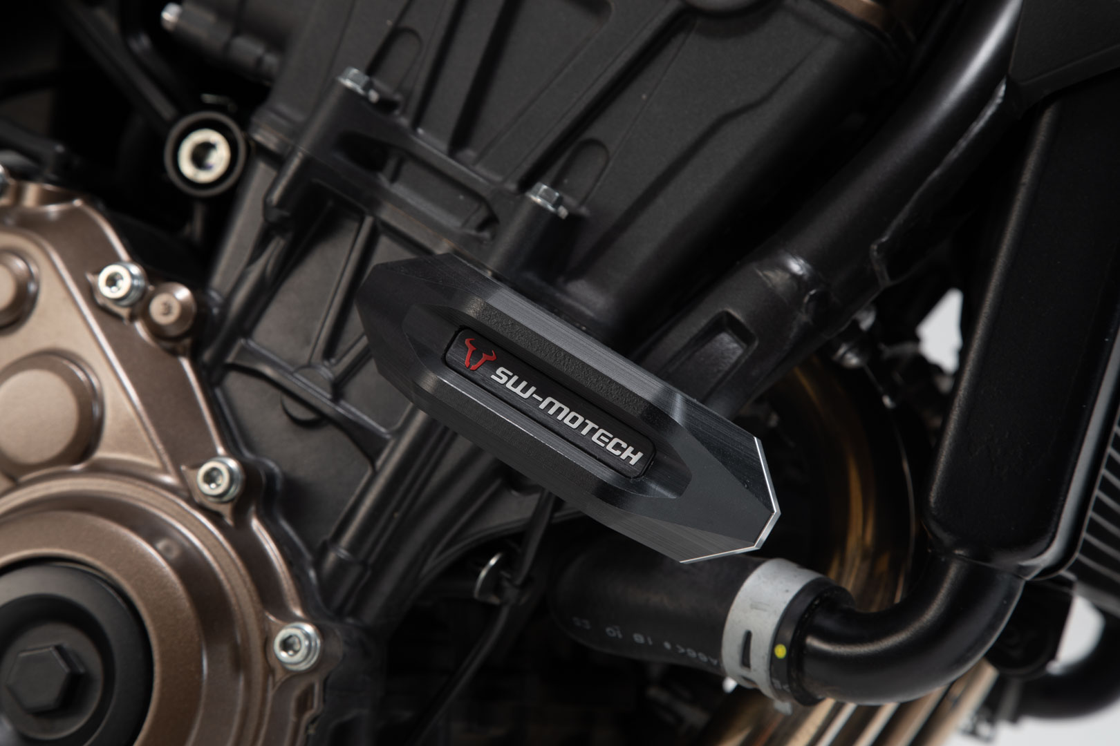 Kit SW-Motech Frame slider - Negru. Honda CB650R (18-23). Figura 4