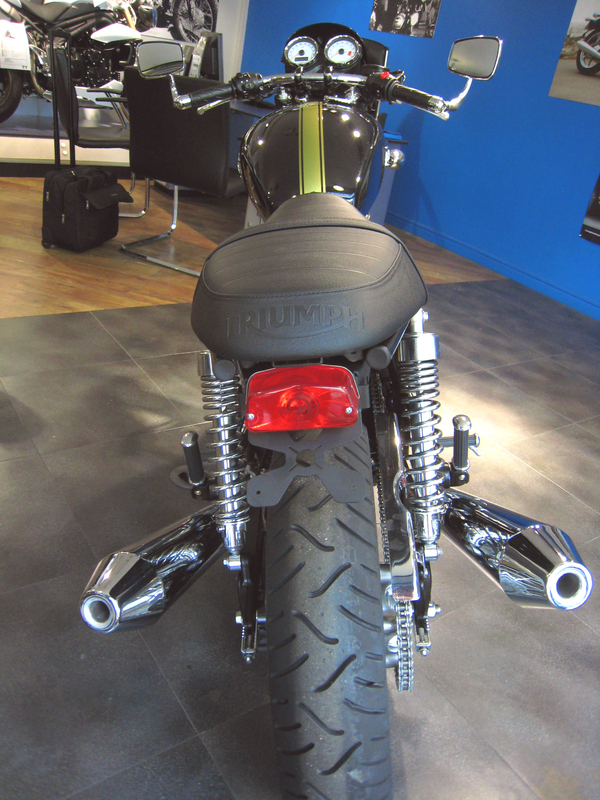 Design de acces Suport pentru plăcuțe pentru aripa roții Triumph Bonneville 900 negru Figura 5
