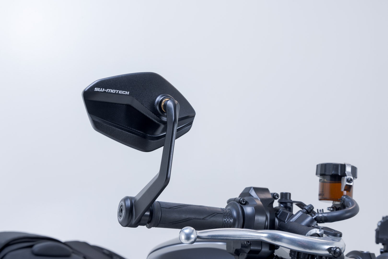 SW-Motechバーエンドミラー - ヤマハモデル(16 - )、CFMoto 450NK(23 - )。 図4