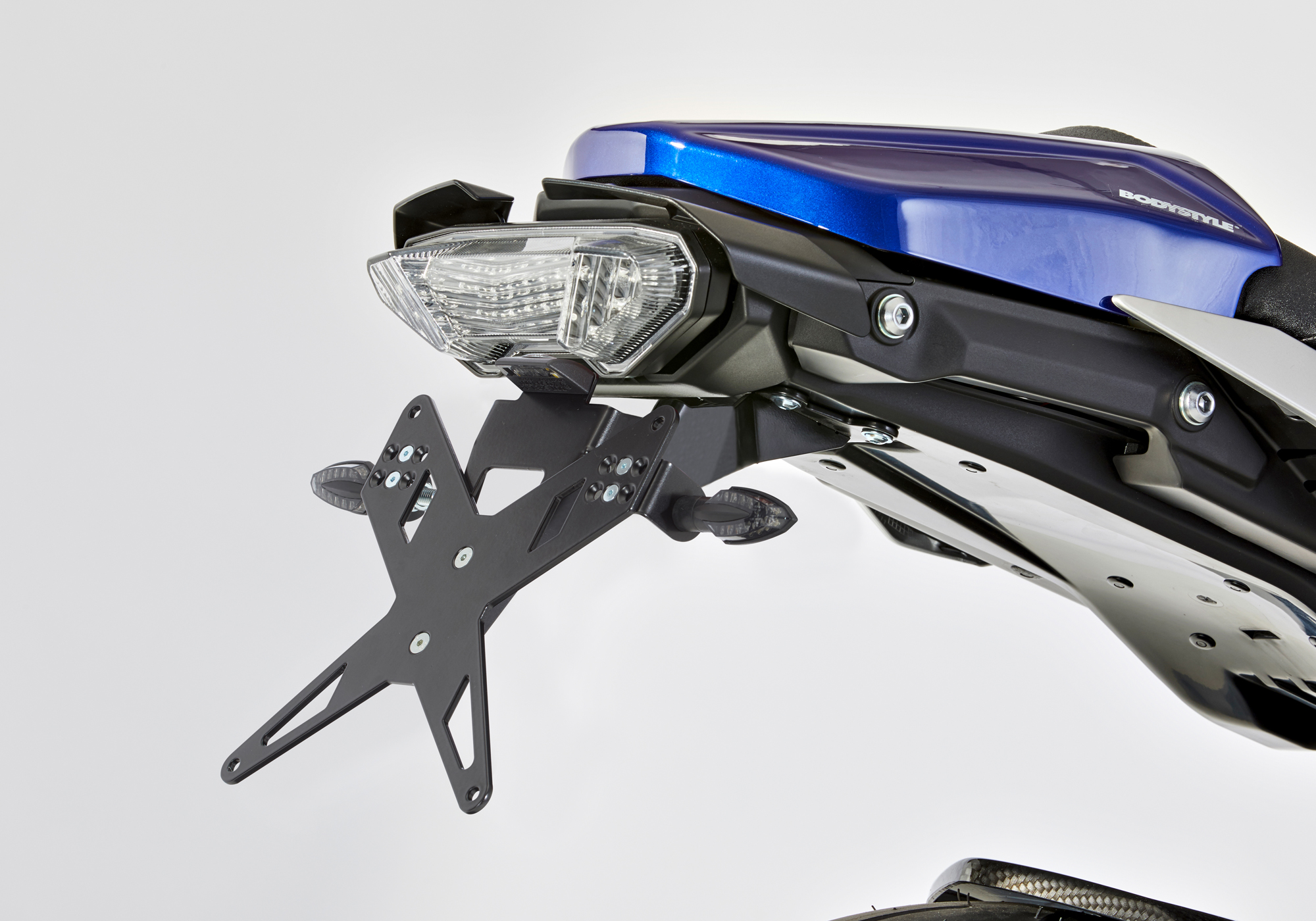 PROTECH registreringsskylthållare kit inklusive reflektor och plåt lätt rostfritt stål / pulverlackerad aluminium svart Figur 1
