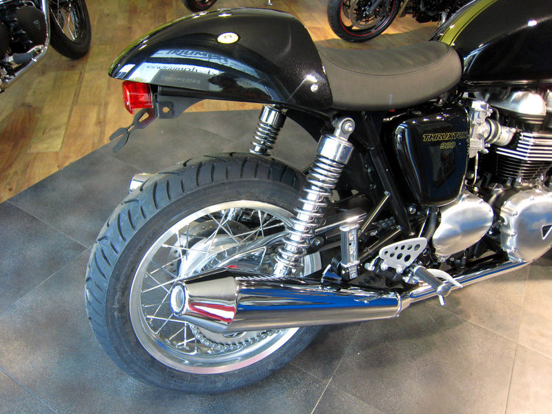 Design de acces Suport pentru plăcuțe pentru aripa roții Triumph Bonneville 900 negru Figura 8