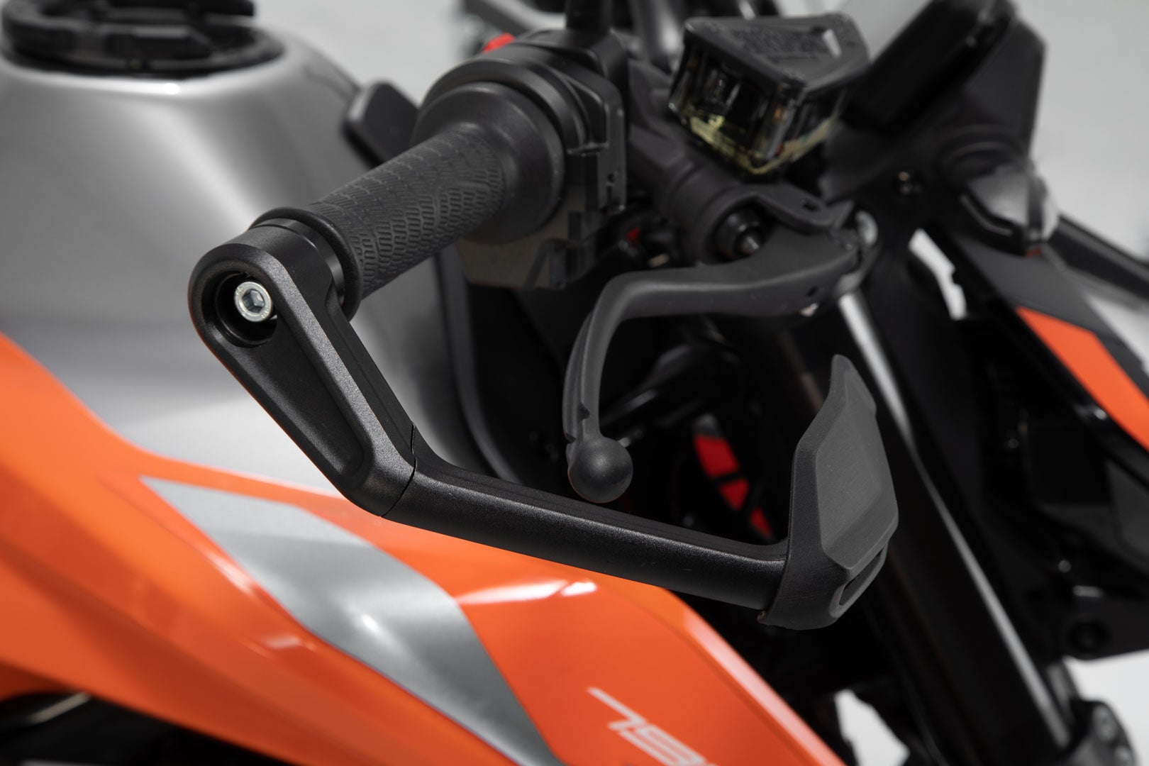 SW-Motech Hebelschützer mit Windabweiser - Schwarz. KTM-/ Husqvarna-Modelle. Abbildung 5