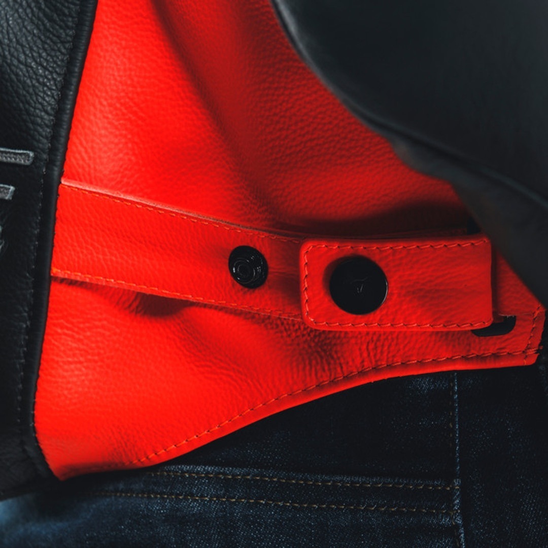Dainese Racing 4 Motorcycle Leather Jacket black/red 56 Figure 7