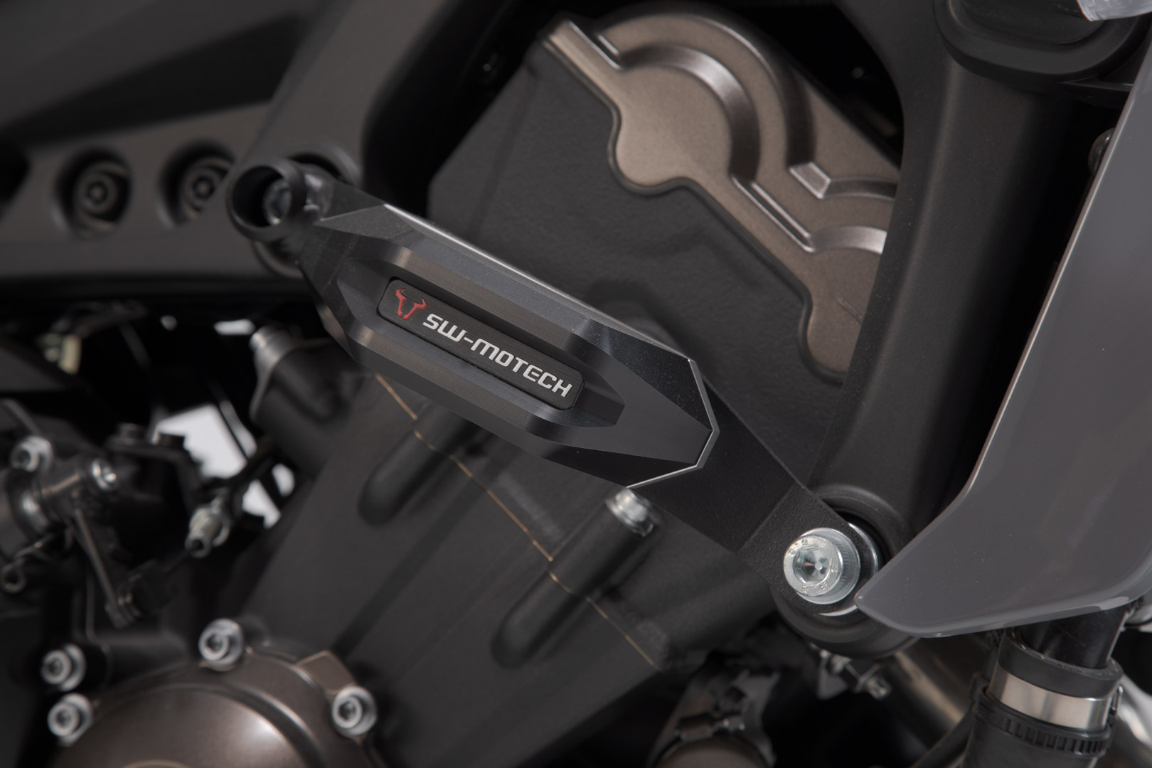 Kit SW-Motech Frame slider - Negru. Yamaha MT-09/Tracer, XSR900/Abarth. Figura 2