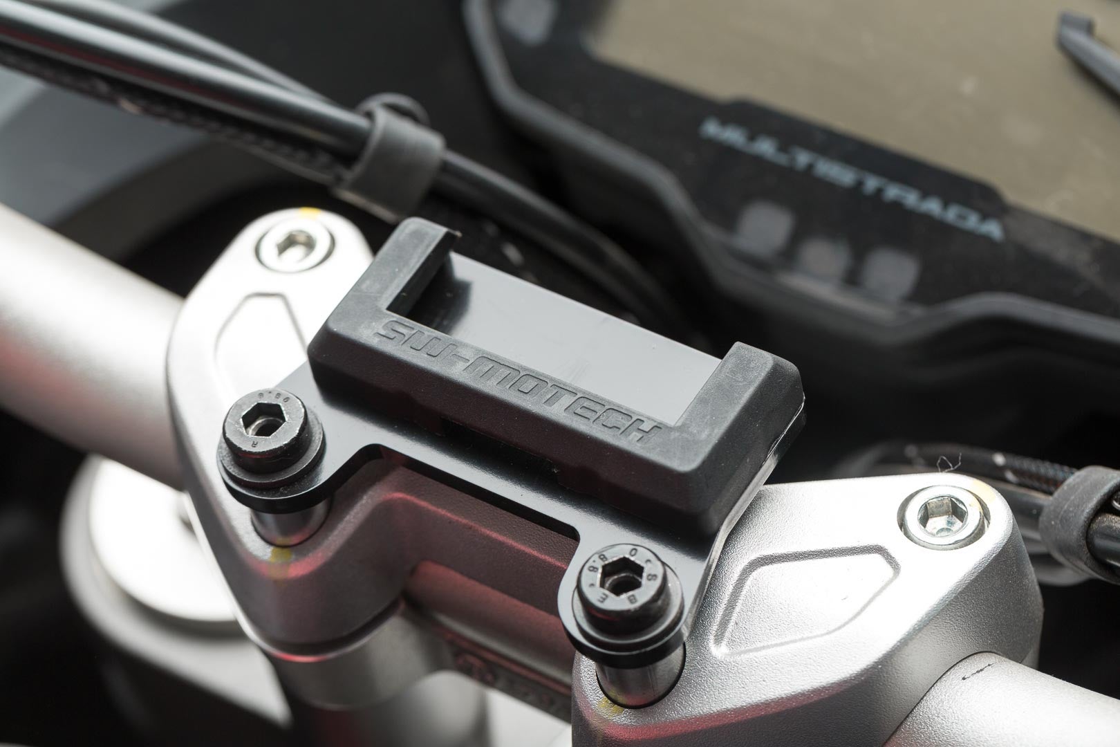 Supporto GPS SW-Motech per manubrio - Nero. Ducati Multistrada 1200/ 950/ 1260/ V2. Figura 4