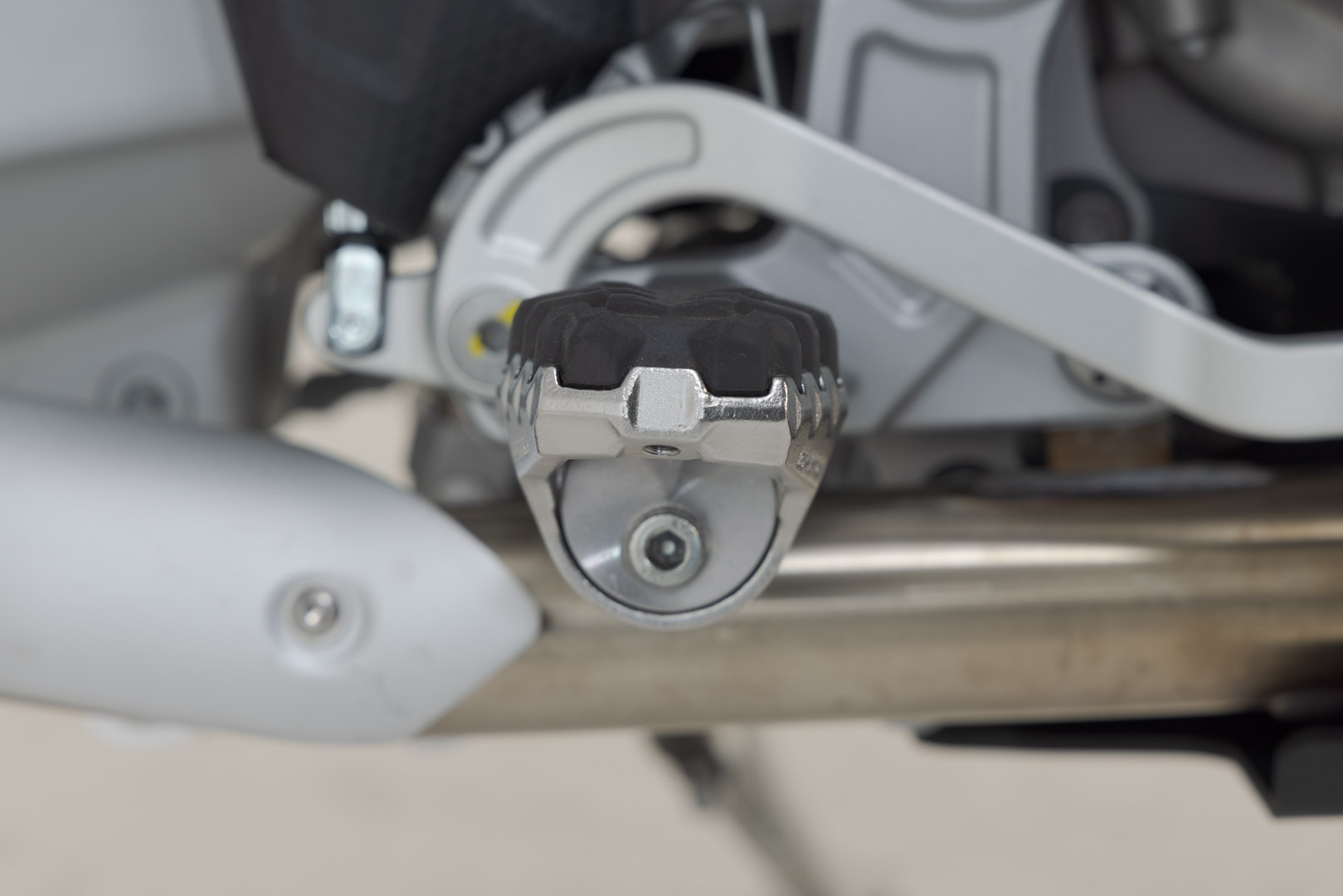 SW-Motech EVO fotstöd kit - Aprilia Tuareg 660 (21-). Figur 5