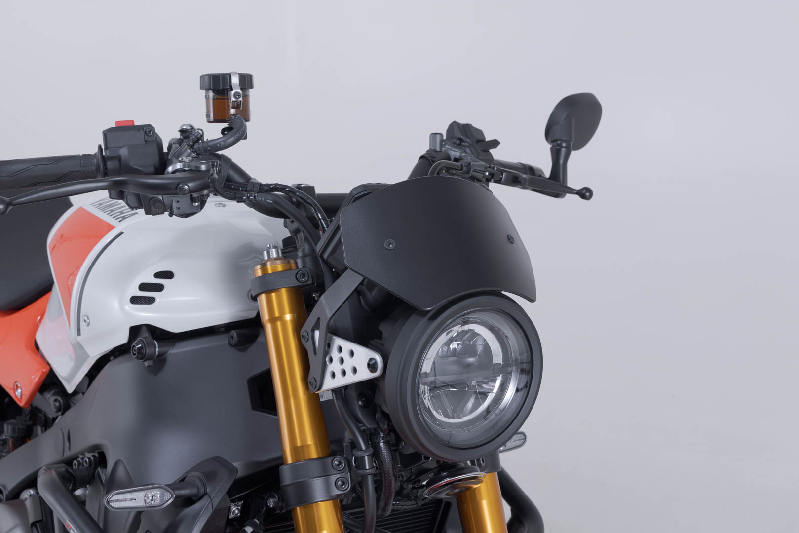 SW-Motech vindruta - svart. Yamaha XSR900 (21-). Figur 2