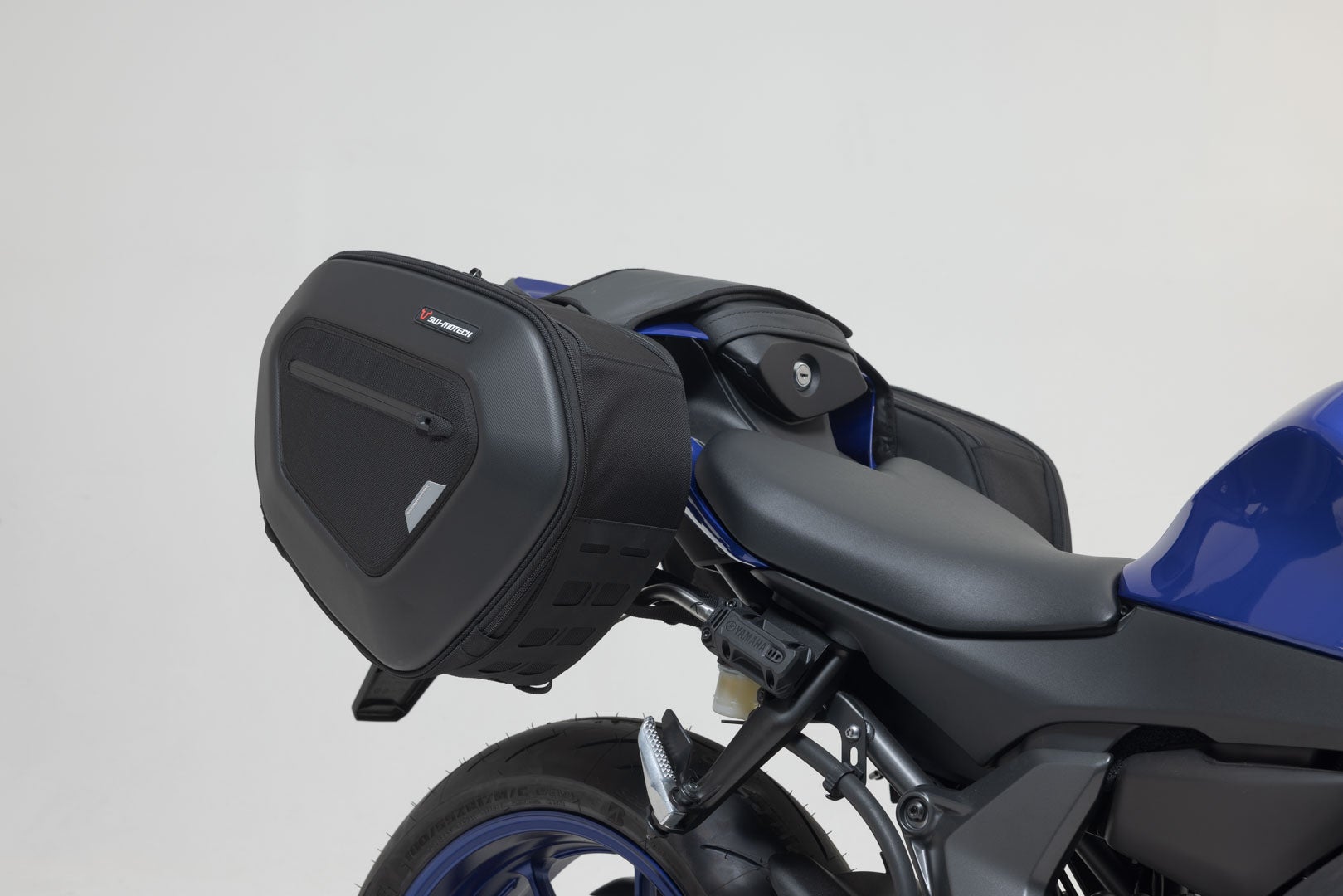 Side view of SW-Motech PRO BLAZE H saddlebag set - Black. Yamaha YZF-R7 (21-).